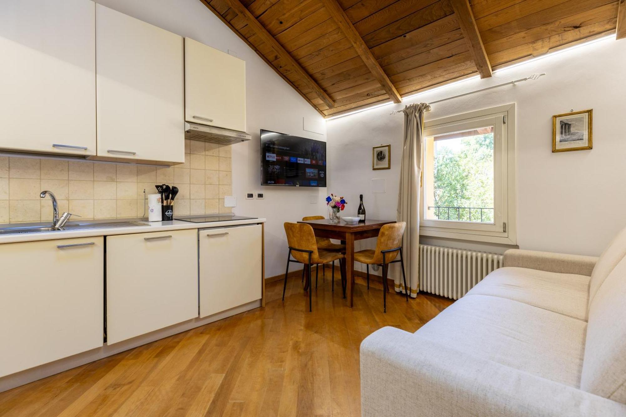 Frassinago Deluxe Suites-Bolognarooms エクステリア 写真