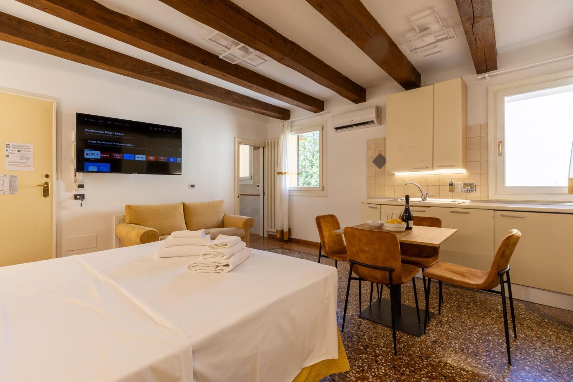 Frassinago Deluxe Suites-Bolognarooms エクステリア 写真