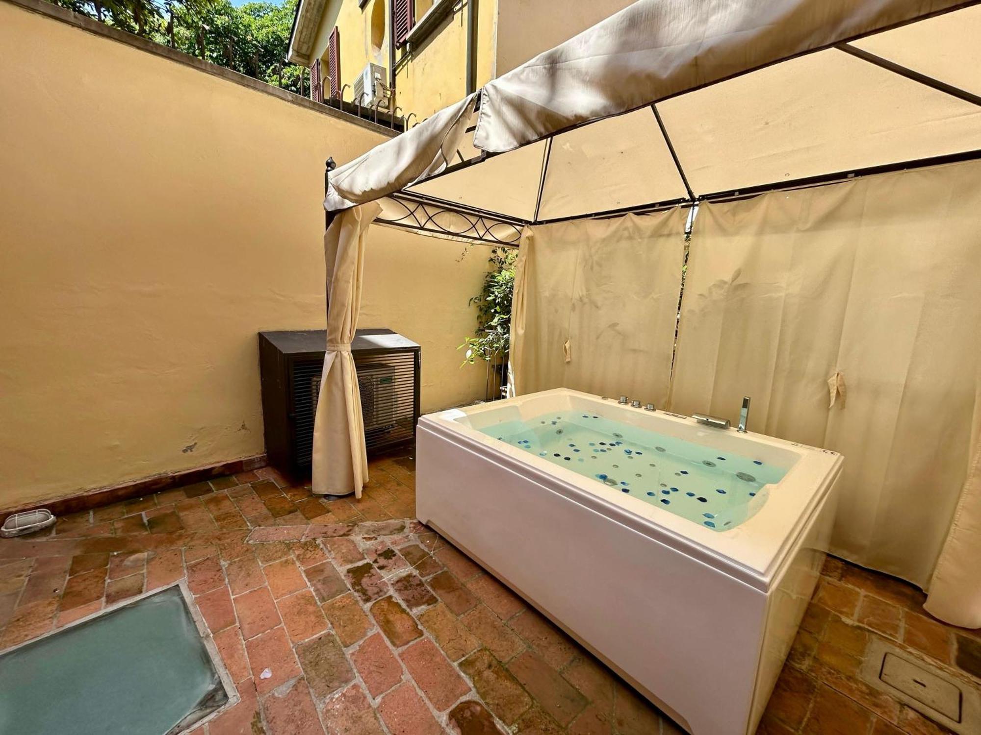 Frassinago Deluxe Suites-Bolognarooms エクステリア 写真