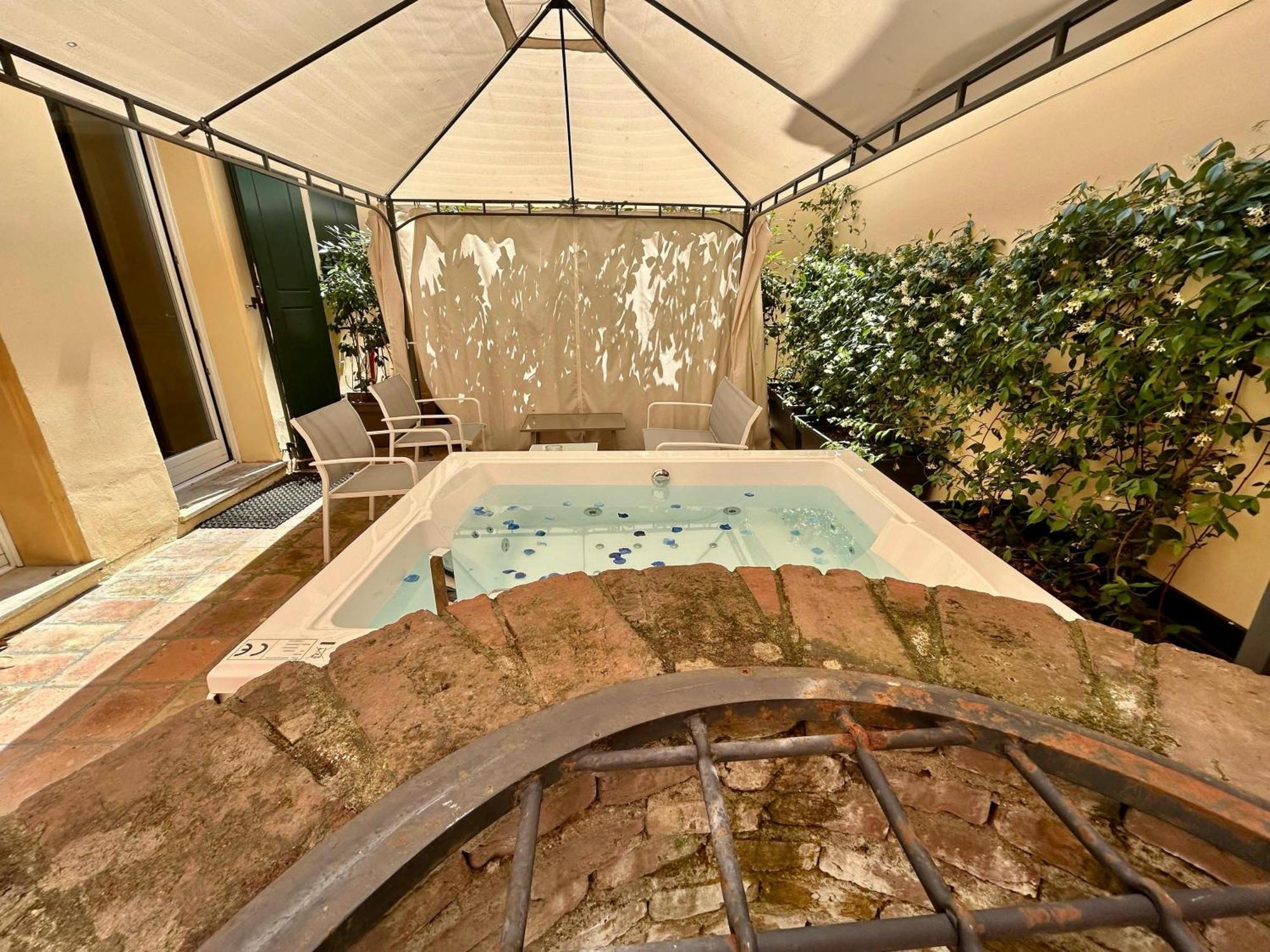 Frassinago Deluxe Suites-Bolognarooms エクステリア 写真